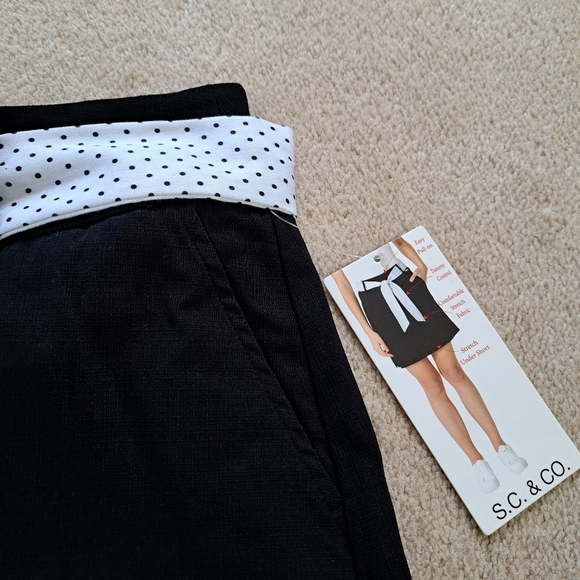 S.C.& Co. Pull On Skort Black Stretch Skort With Tie Belt NWT Size 10 - Picture 4 of 9